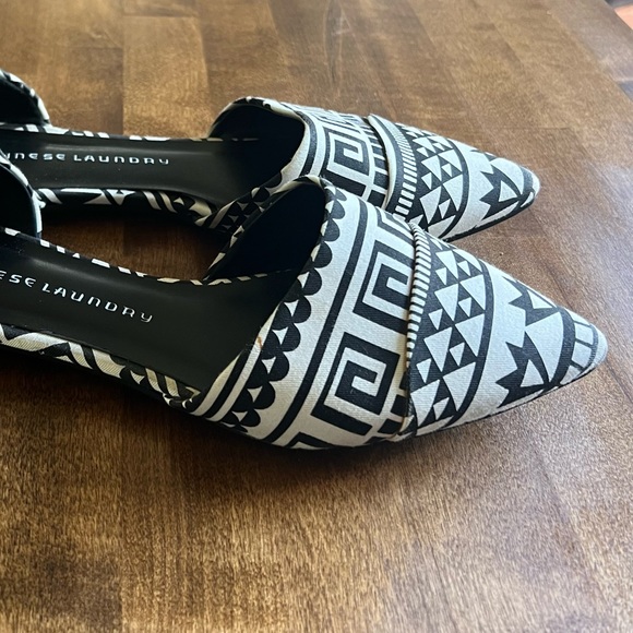 Chinese Laundry "Easy Does It" Aztec Canvas Flats - Picture 9 of 13